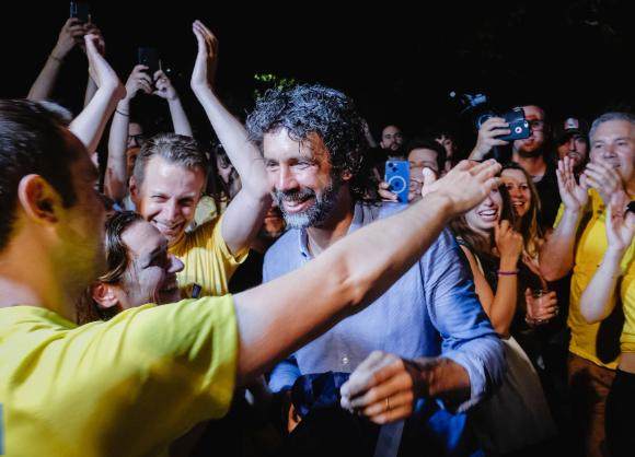 开云服务-【揭秘】热爱政治的托马西,如何在维罗纳当选市长?