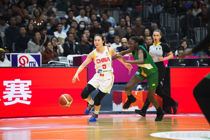 开云网页版-在场赢14分!中国女篮30岁王牌再立功:联手李月汝韩旭定军心|王思雨|张曼曼|宫鲁鸣|马里女篮|杨舒予_新浪新闻
